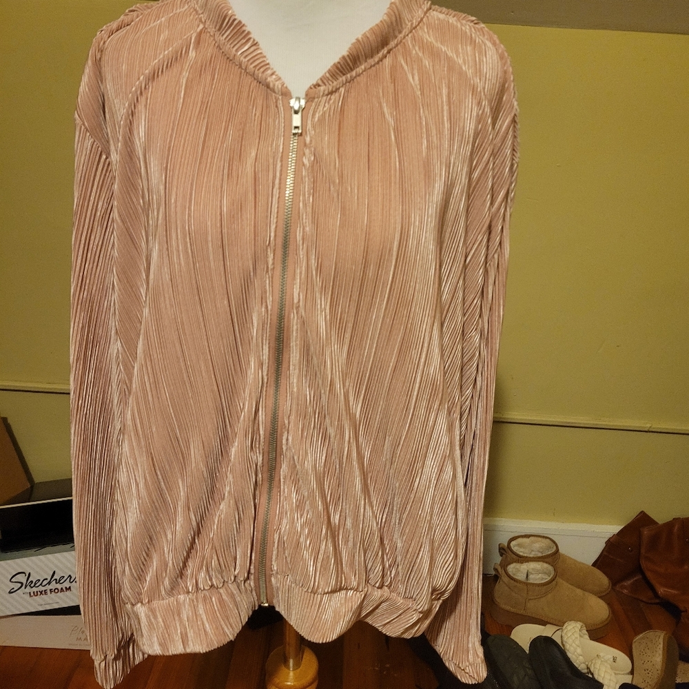 Shiny Pink Jacket - Picture 4 of 5